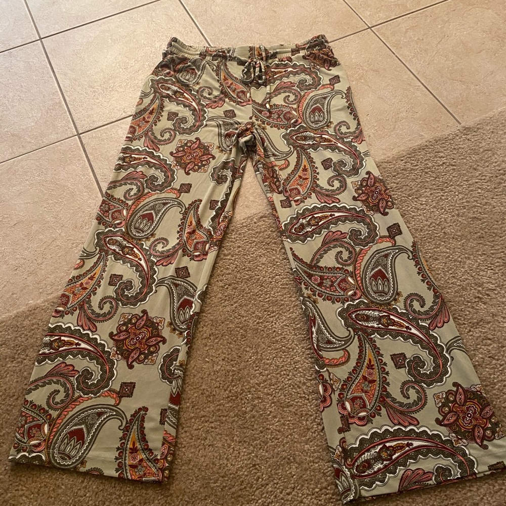 NWOT LADIES SIZE L PANTS